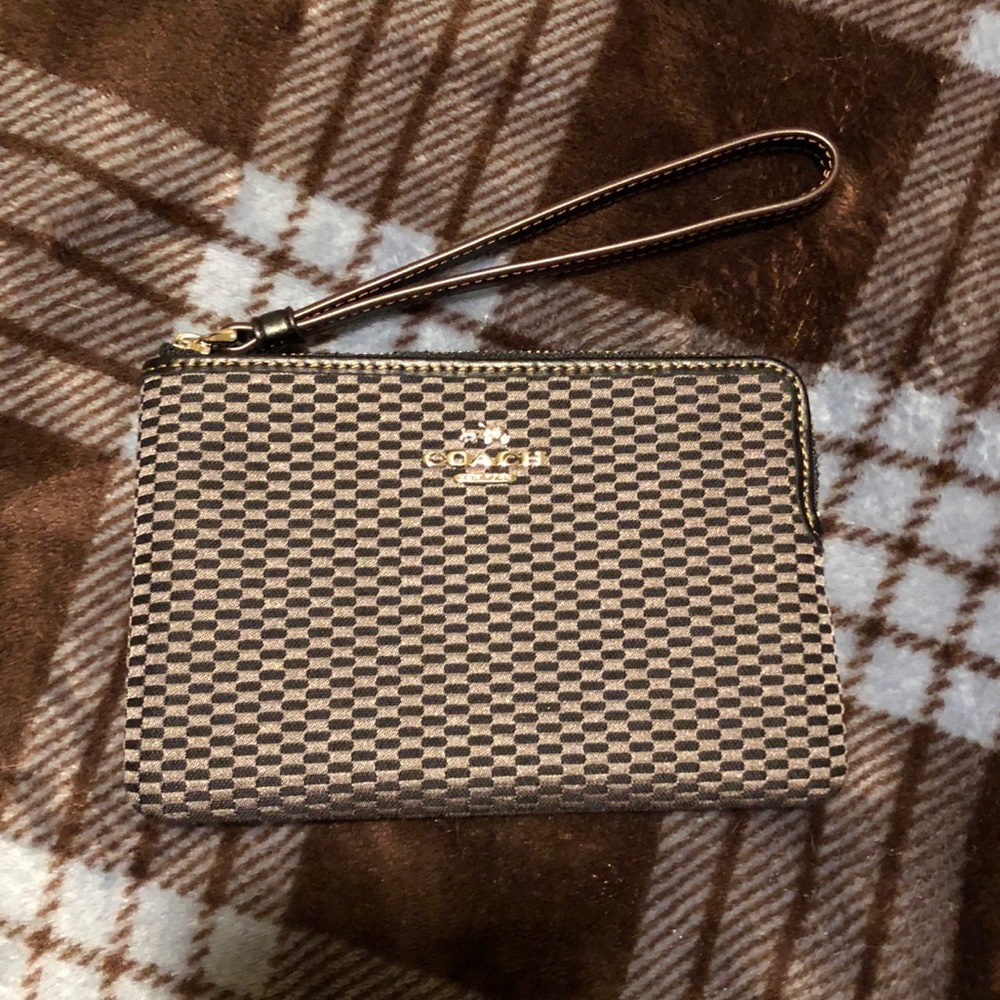 BNWT Coach wristlet